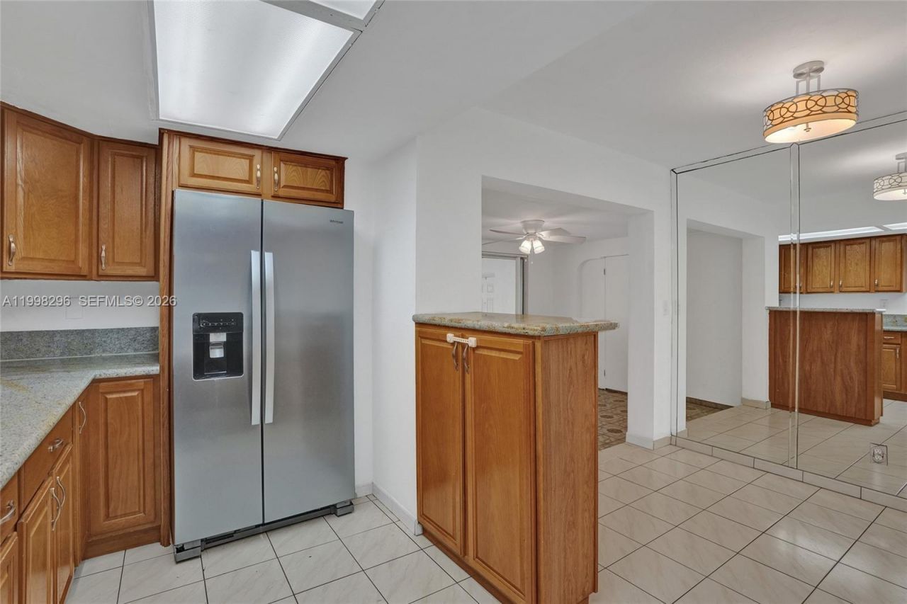 877 W 33rd St, Hialeah, FL 33012 Photo