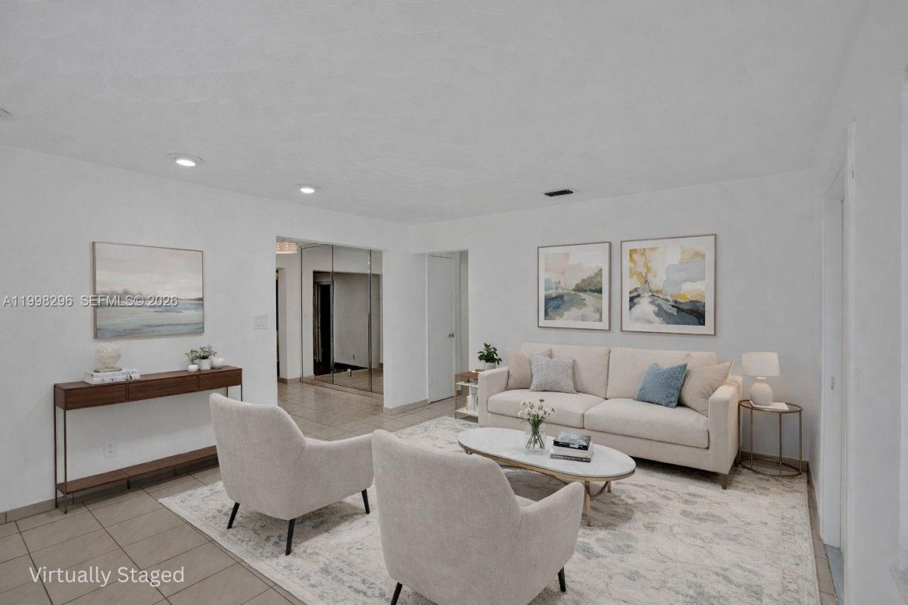 877 W 33rd St, Hialeah, FL 33012 Photo