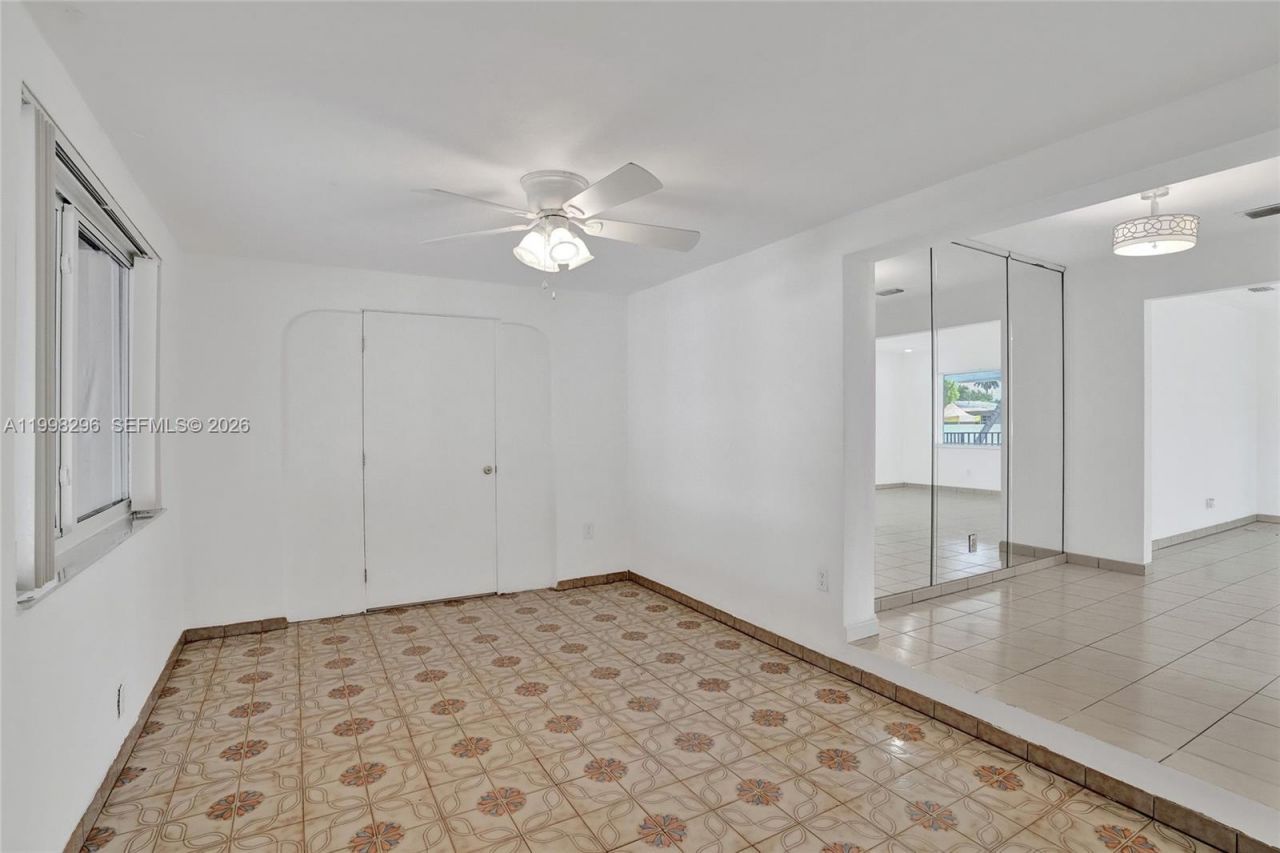 877 W 33rd St, Hialeah, FL 33012 Photo