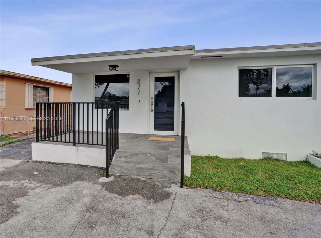 877 W 33rd St, Hialeah, FL 33012 Photo