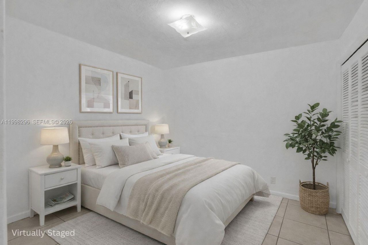 877 W 33rd St, Hialeah, FL 33012 Photo