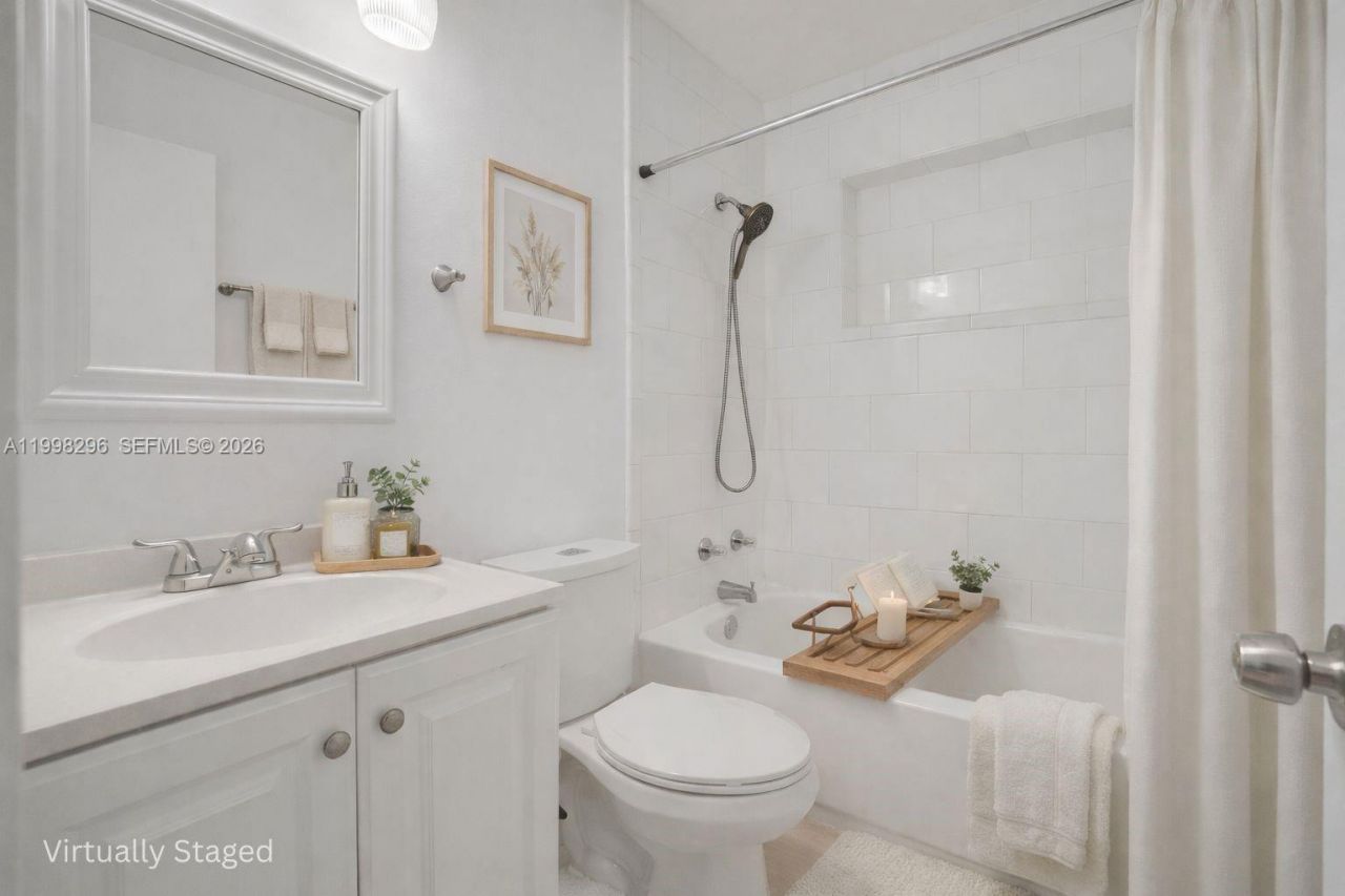 877 W 33rd St, Hialeah, FL 33012 Photo