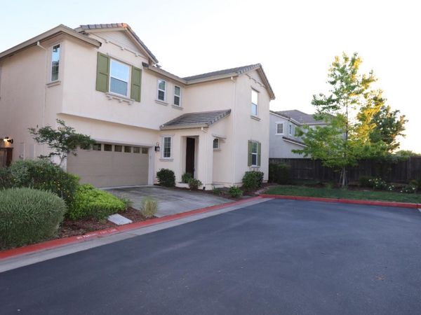 909 Blossom Rock Ln, Folsom, CA 95630