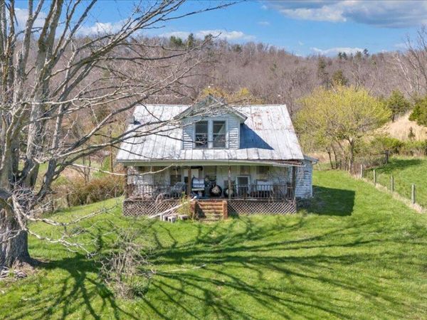 1054 Willow Bend Rd, Lindside, WV 24951