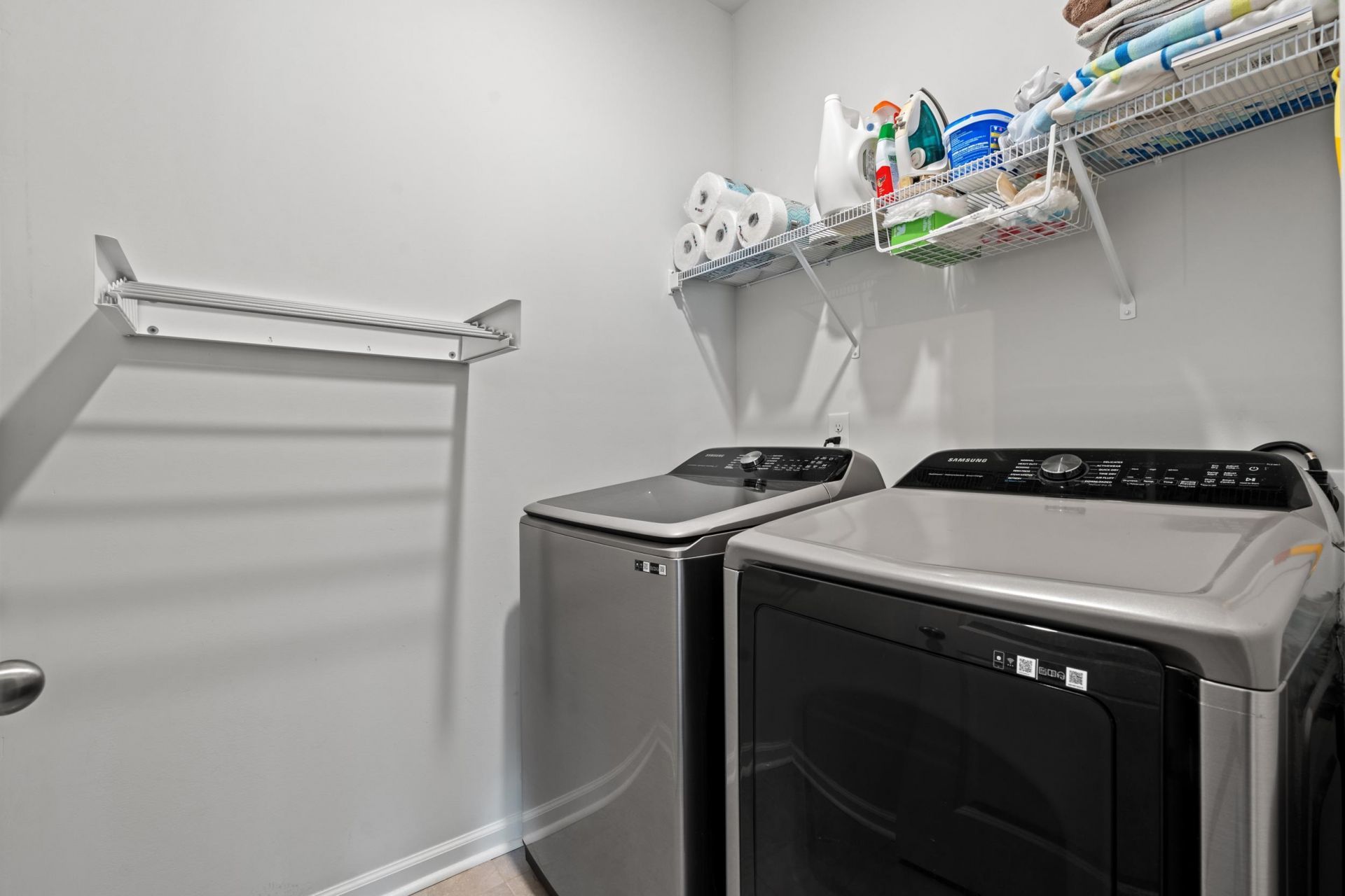 939 Irving Dr. Photo 15