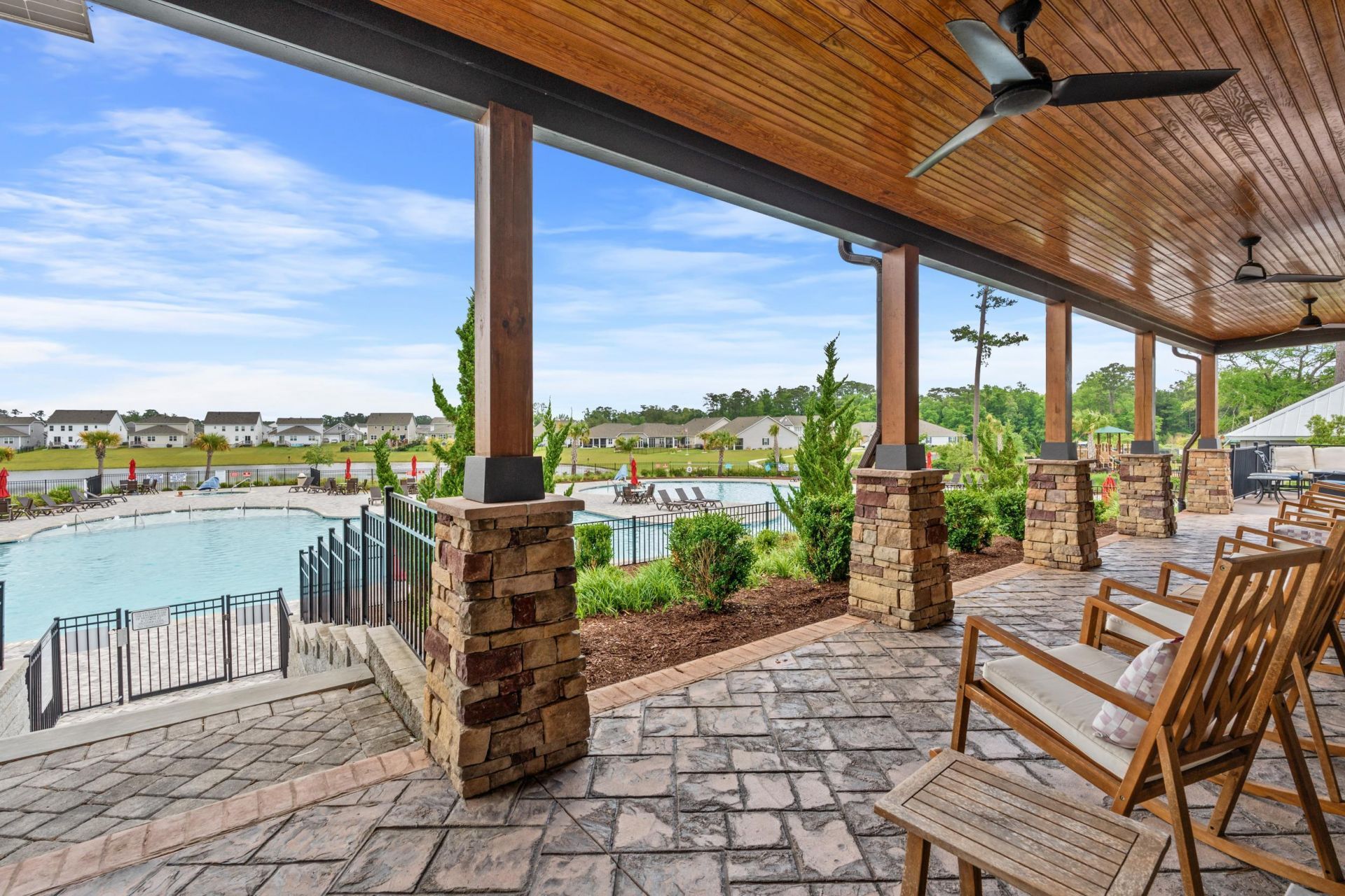 939 Irving Dr. Photo 24