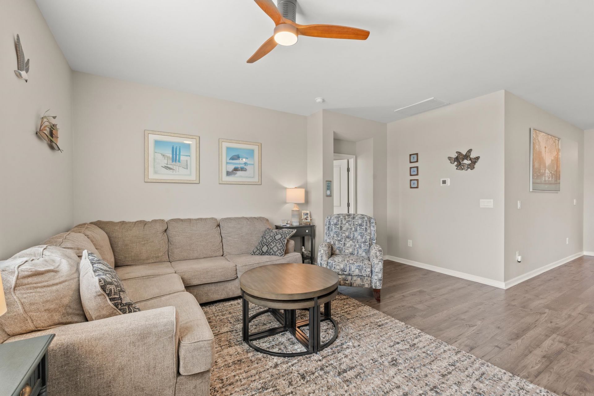 939 Irving Dr. Photo 6