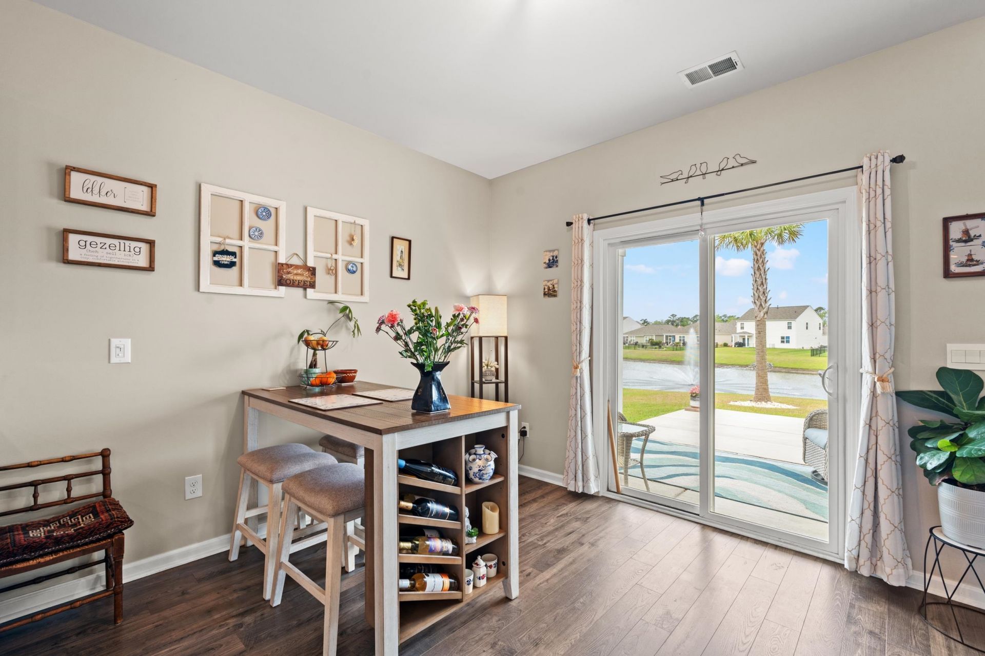 939 Irving Dr. Photo 7