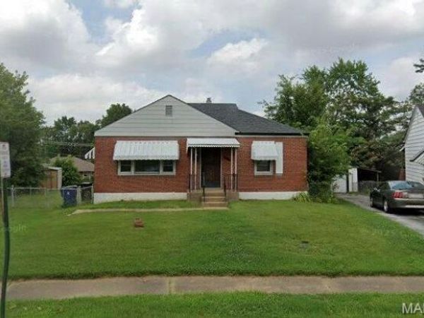 10205 Saint Daniel Lane , St Ann, MO 63074