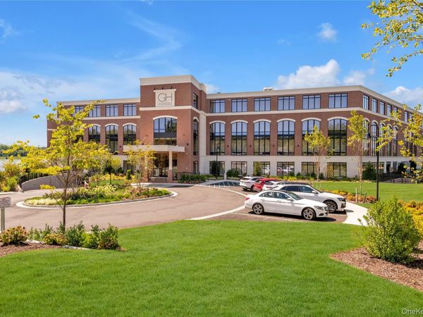 10 Shore Road , Unit 208, Glenwood Landing, NY 11547