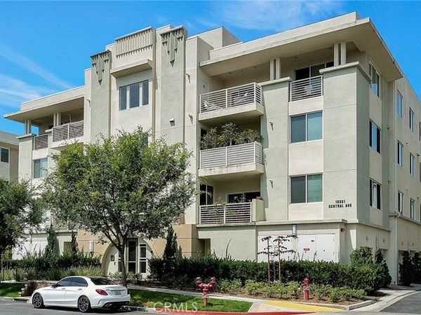 13021 Central Avenue, Unit 402, Hawthorne, CA 90250