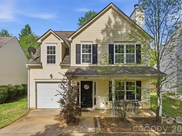 921 Grass Hollow Court, Charlotte, NC 28216