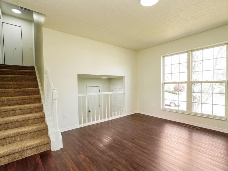 6617 Winbarr Way , Canal Winchester, OH 43110 Photo 2