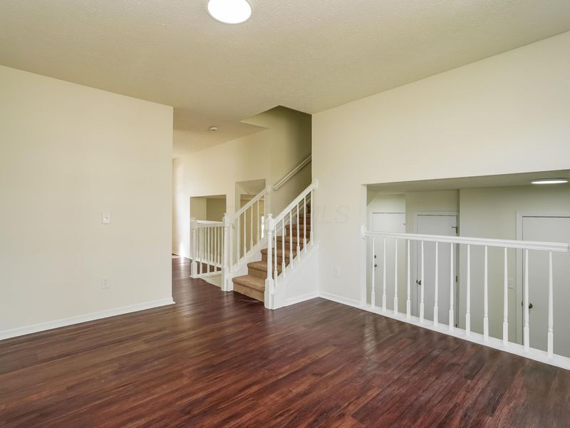 6617 Winbarr Way , Canal Winchester, OH 43110 Photo 3