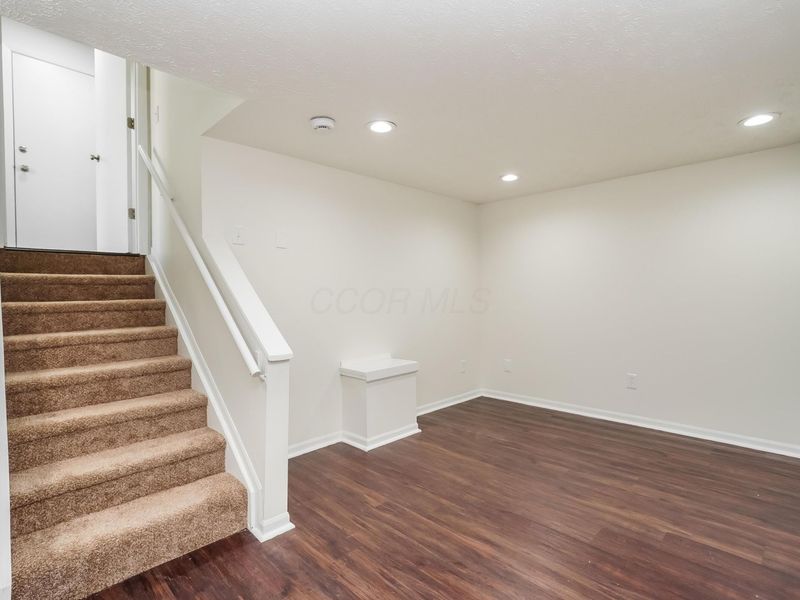 6617 Winbarr Way , Canal Winchester, OH 43110 Photo 4