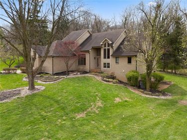 4001 Dogwood Trail, Dayton, OH 45429