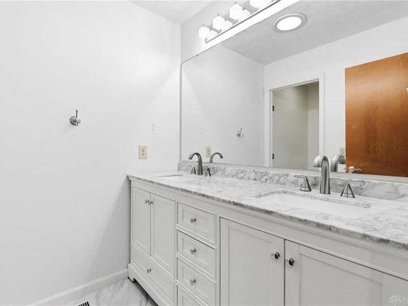 4001 Dogwood Trail, Dayton, OH 45429 Photo 22