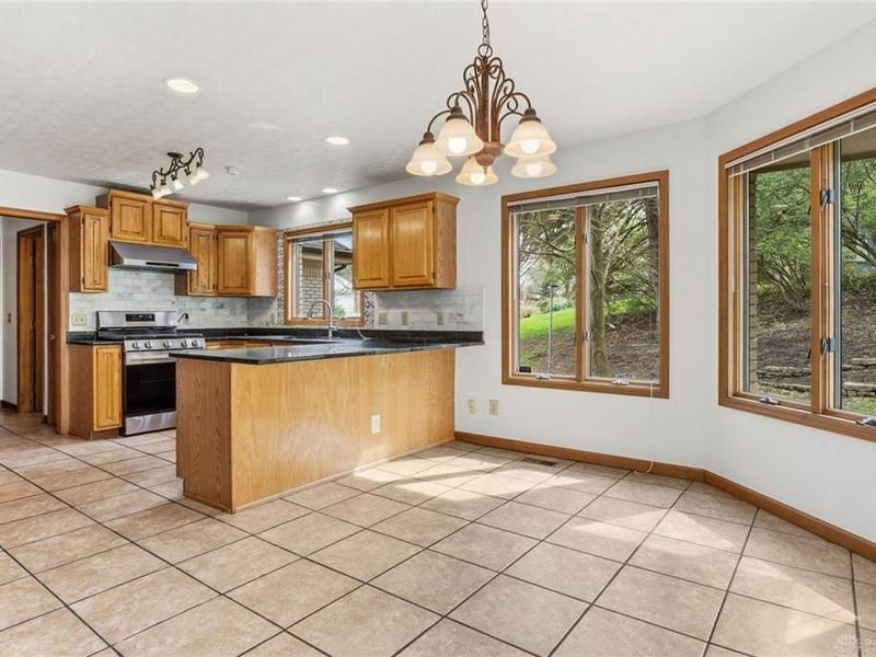 4001 Dogwood Trail, Dayton, OH 45429 Photo 6