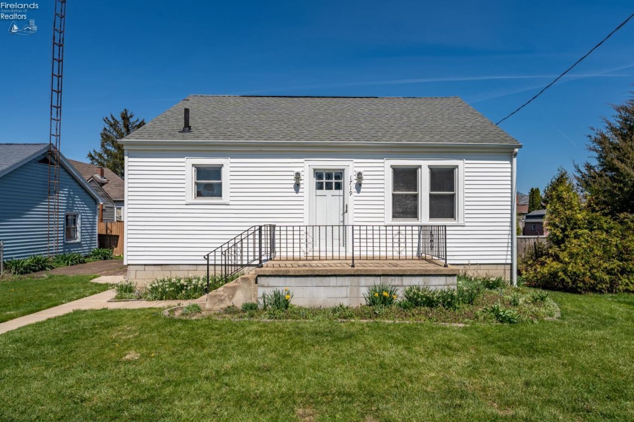 1719 Sandusky Street, Sandusky, OH 44870 Main Photo