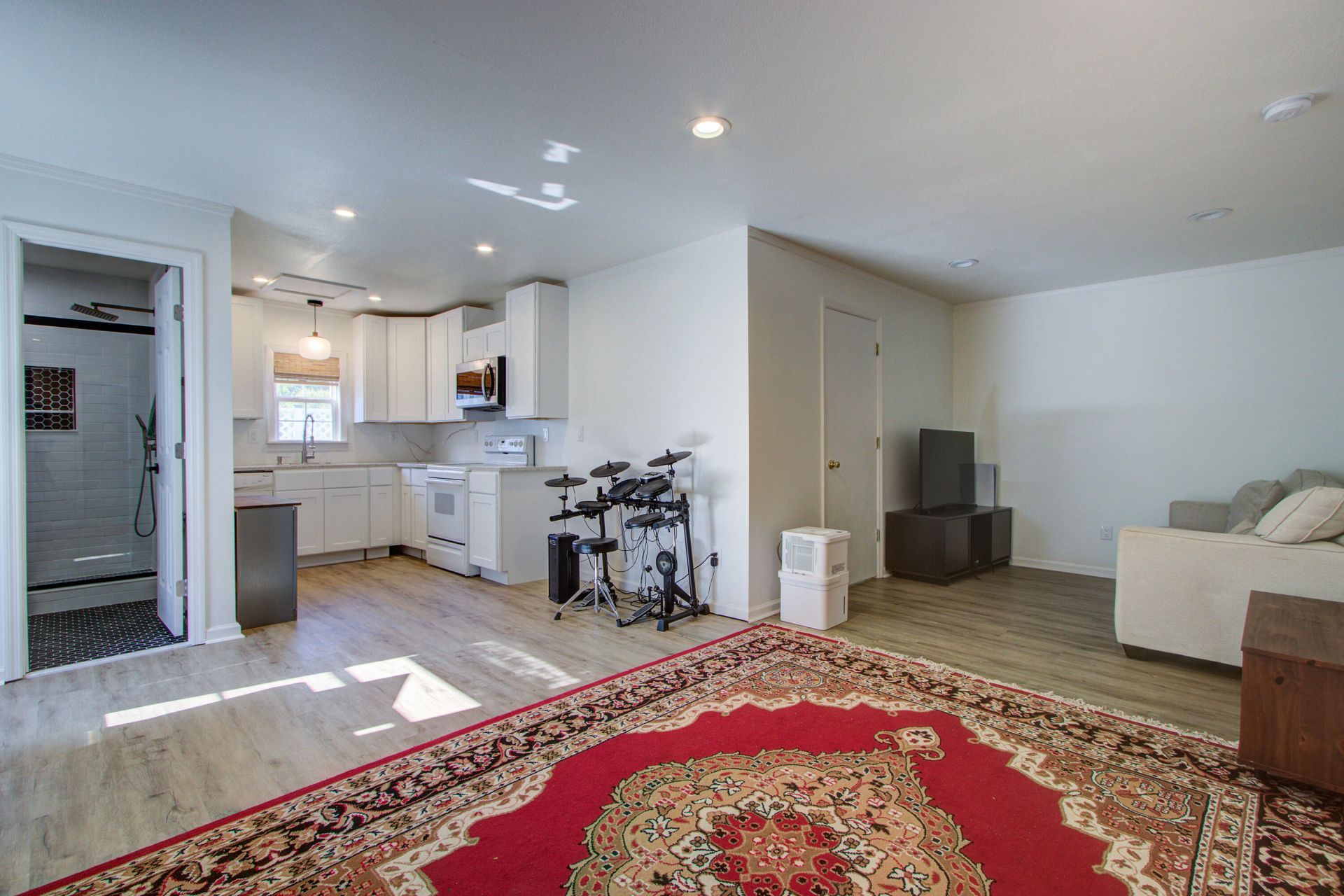 4881 Victoria Avenue Photo 12