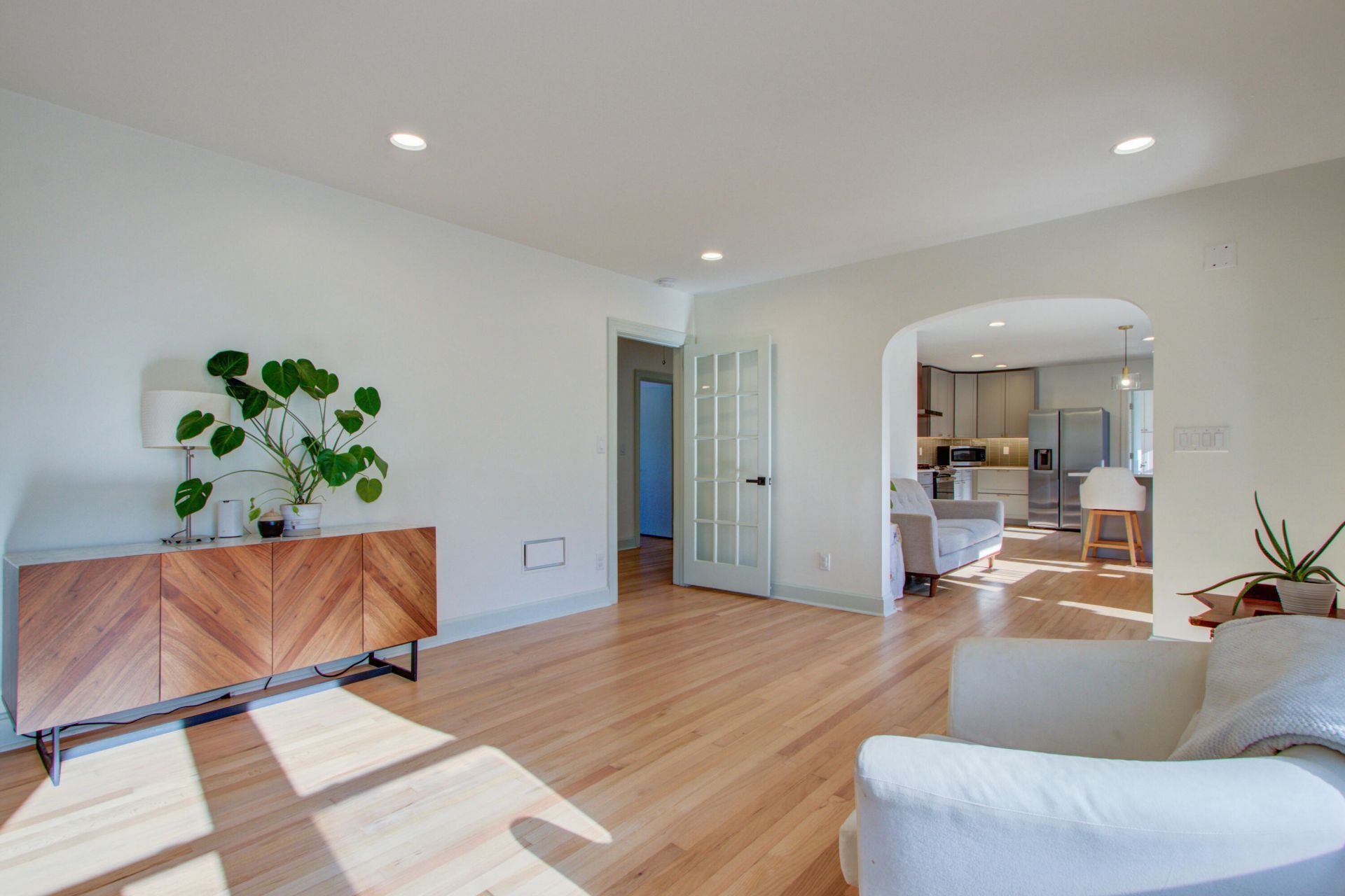 4881 Victoria Avenue Photo 14