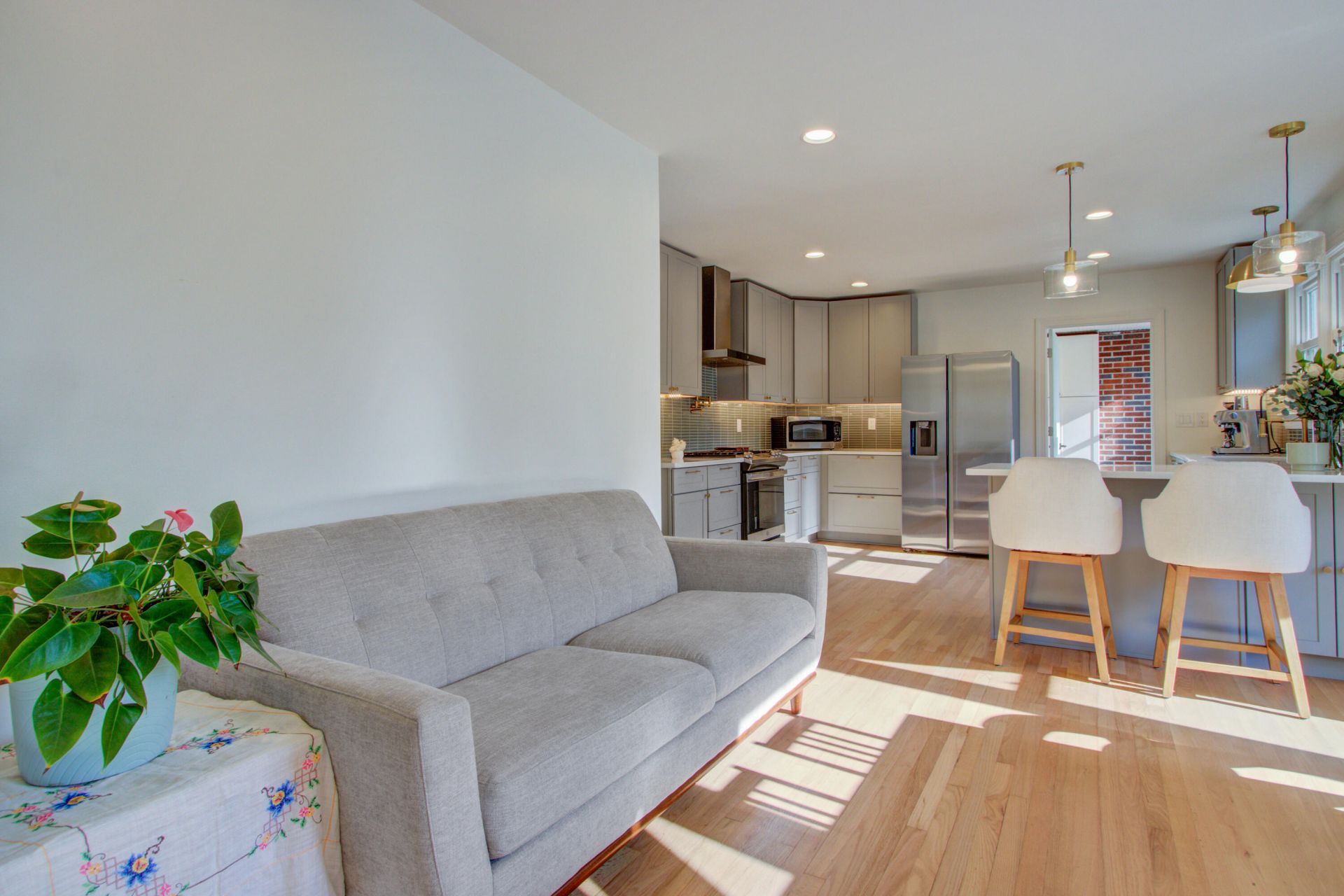 4881 Victoria Avenue Photo 15