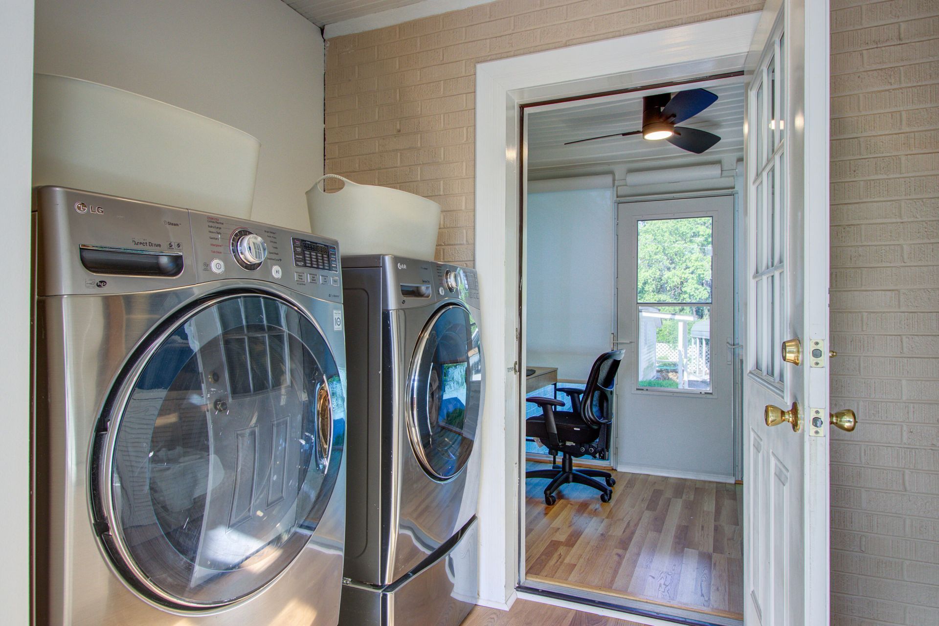 4881 Victoria Avenue Photo 19