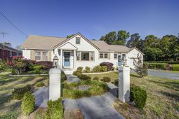 4881 Victoria Avenue photo 4