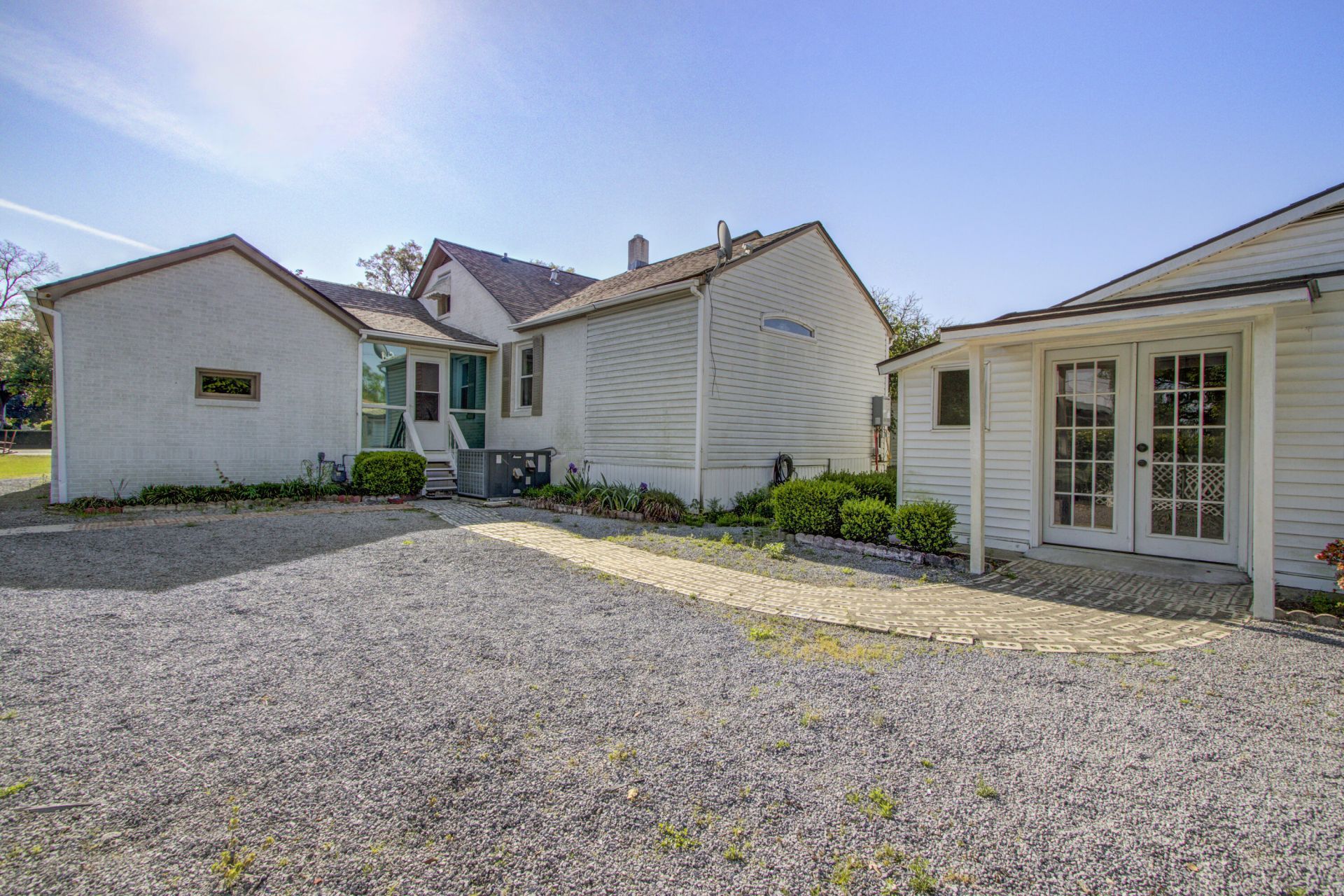 4881 Victoria Avenue Photo 30