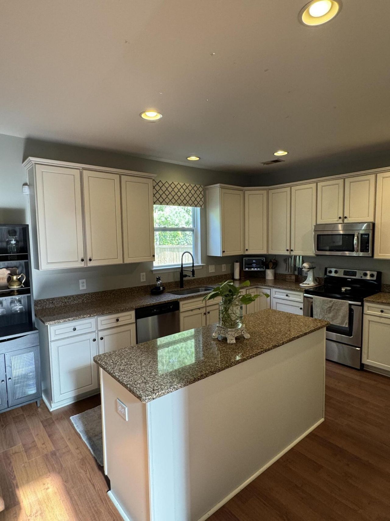 153 Gaslight Boulevard Photo 12