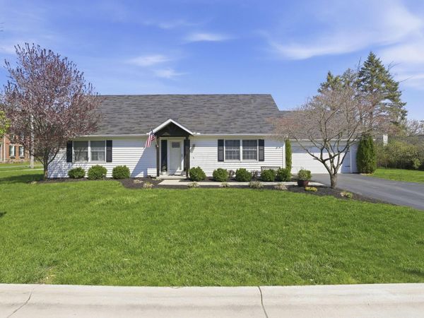 198 S Vine Street, Pataskala, OH 43062