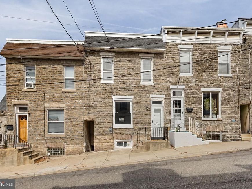 213 Dawson Street, Philadelphia, PA 19128 Main Photo