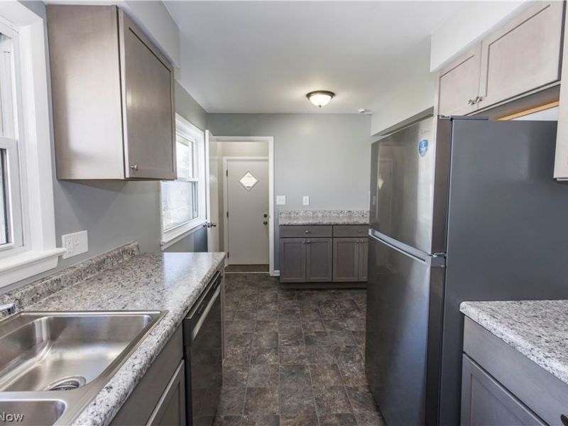 1132 Battles Avenue, Akron, OH 44314 Photo 11