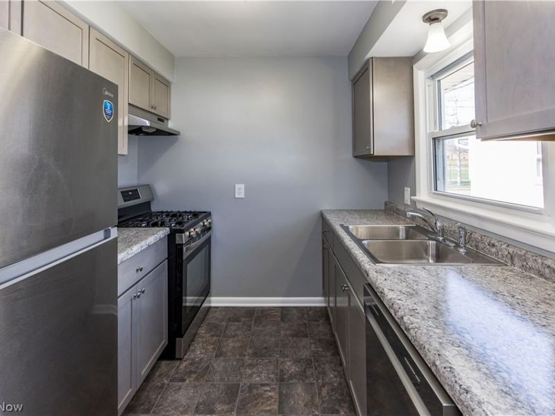 1132 Battles Avenue, Akron, OH 44314 Photo 14