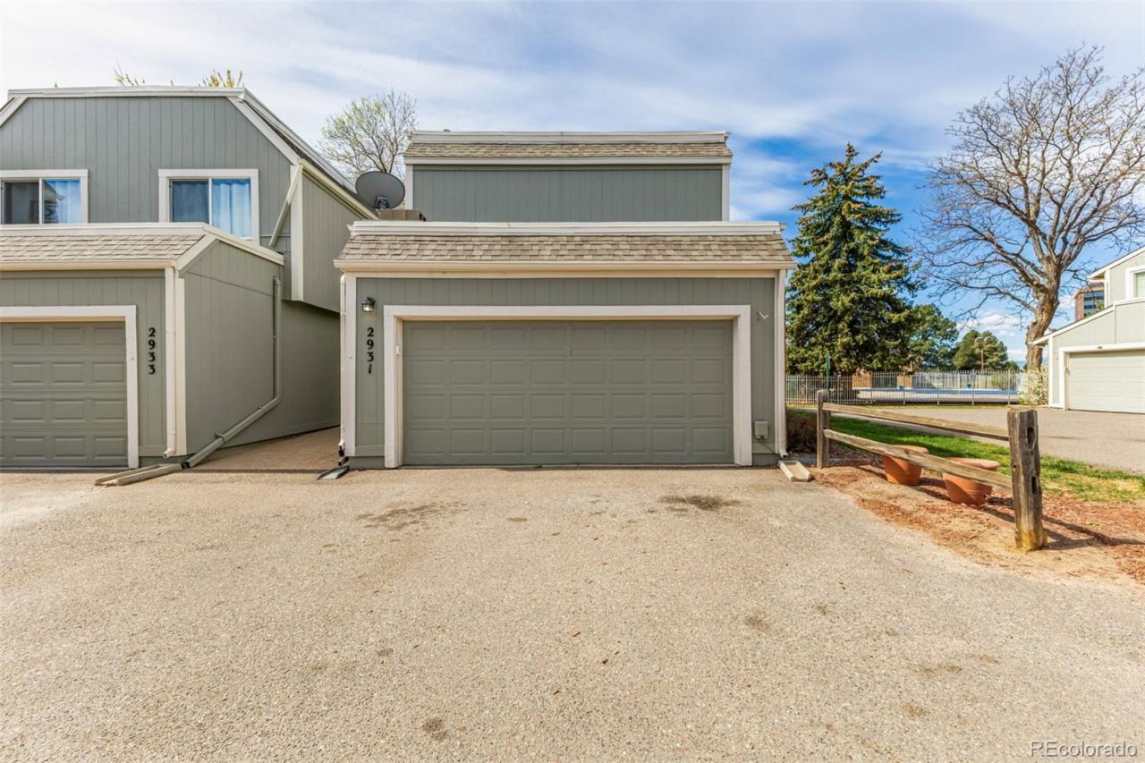 2931 S Lansing Way, Aurora, CO 80014 Main Photo