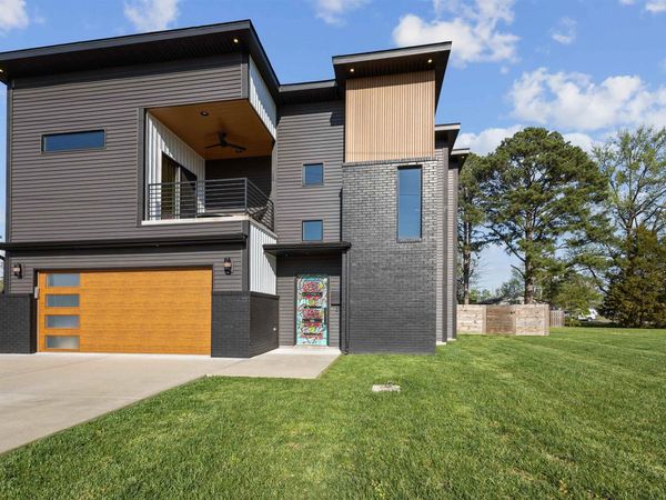 1303 N Otis Street, Marion, IL 62959