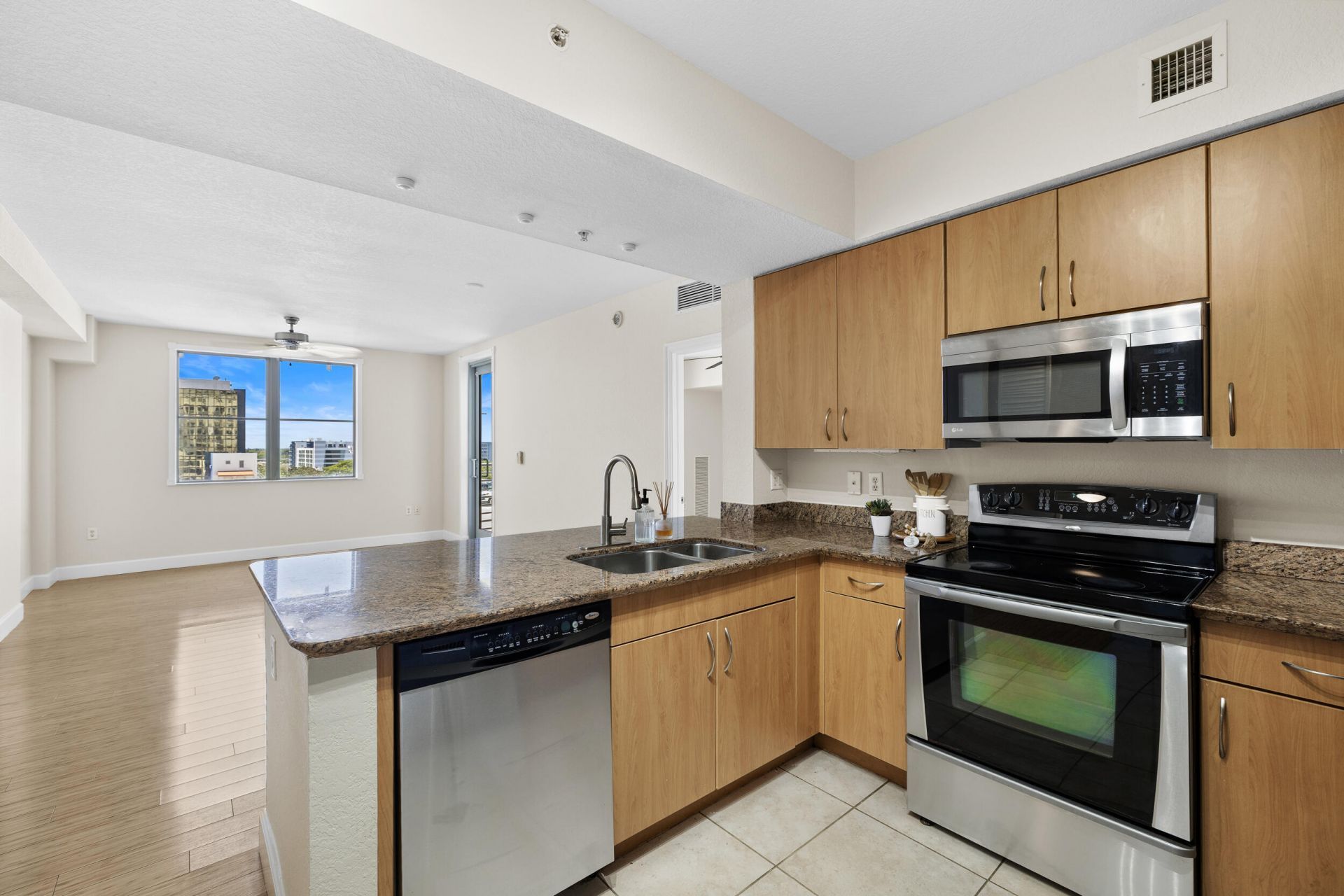 1830 Radius Drive, Unit 803, Hollywood, FL 33020 Photo