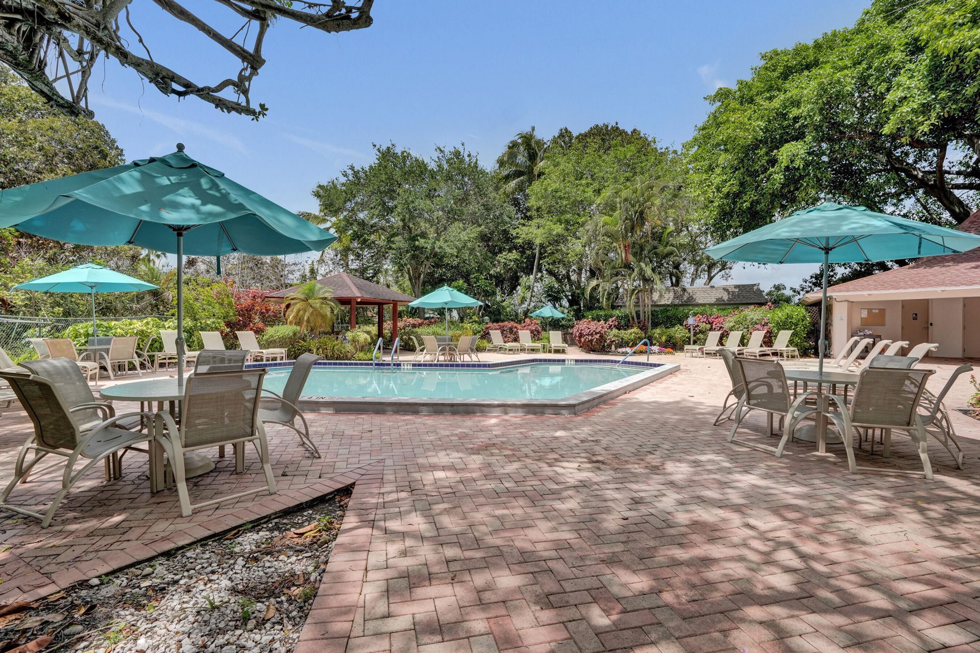 2850 N Palm Aire Drive, Unit 401, Pompano Beach, FL 33069 Photo