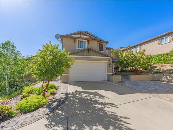 19890 Holly Drive, Saugus, CA 91350