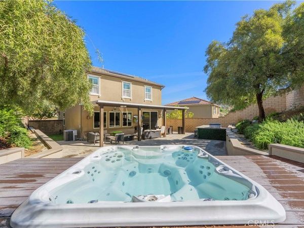 19890 Holly Drive, Saugus, CA 91350