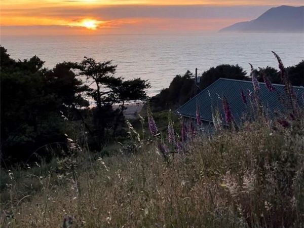 53 Redcrest Court, Shelter Cove, CA 95589