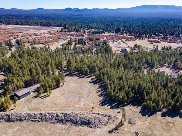 17415 Cedar Court, Bend, OR 97707