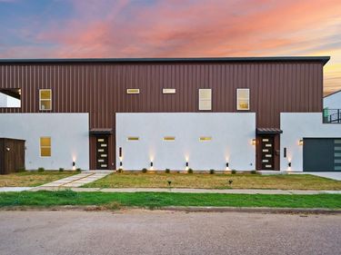 1928 Pueblo Street, Dallas, TX 75212