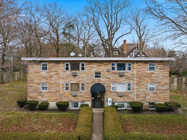 11 Auna Dr, Unit 6, Brockton, MA 02301