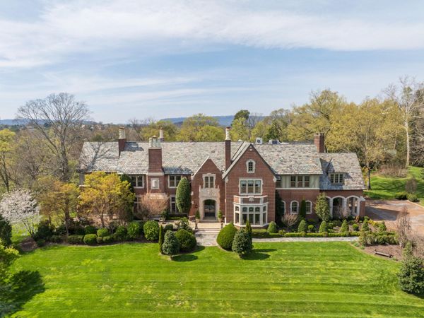 1649 Minnekahda Road , Chattanooga, TN 37405