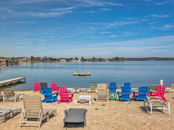 604 Highcrest DR, Unit 322, Granite Shoals, TX 78654