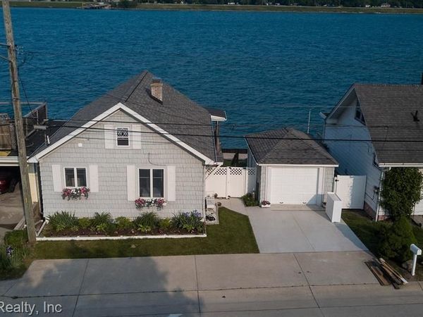 105 GRATIOT, Marysville, MI 48040