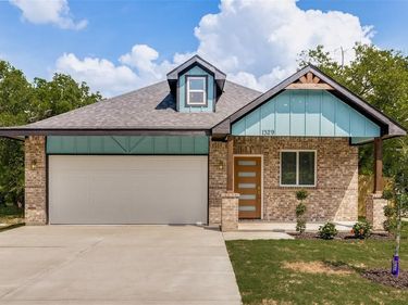 1329 Arizona Avenue, Fort Worth, TX 76104