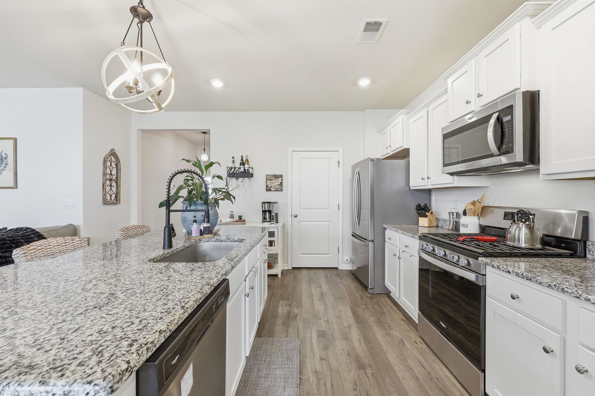 971 Irving Dr. Photo 17