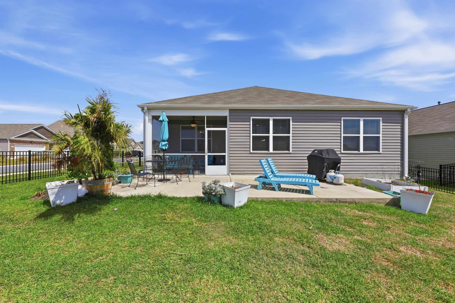 971 Irving Dr. Photo 40